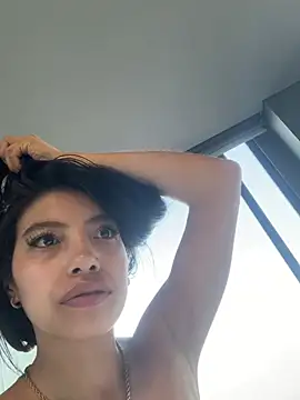 Snapshot of Tiffany_Low chatting on 02/21/26, 12:06 Tiffany Low online show from 02/21/26, 12:06