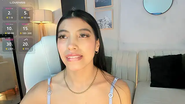 Snapshot of Tiffany_Low chatting on 02/26/26, 03:55 Tiffany Low online show from 02/26/26, 03:55