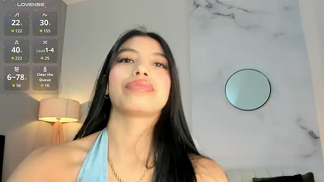 Snapshot of Tiffany_Low chatting on 02/27/26, 01:44 Tiffany Low online show from 02/27/26, 01:44