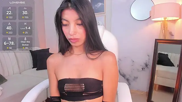 Snapshot of Tiffany_Low chatting on 03/30/26, 02:07 Tiffany Low online show from 03/30/26, 02:07