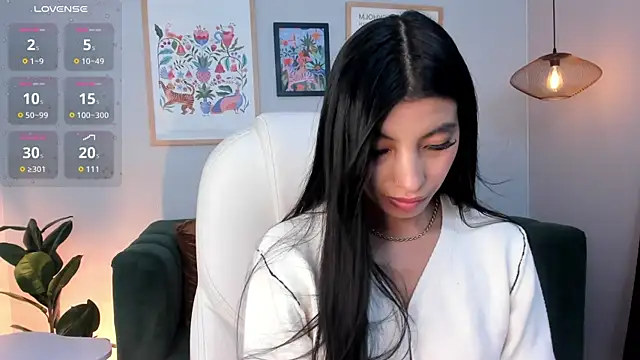 Snapshot of Tiffany_Low chatting on 04/04/26, 03:53 Tiffany Low online show from 04/04/26, 03:53