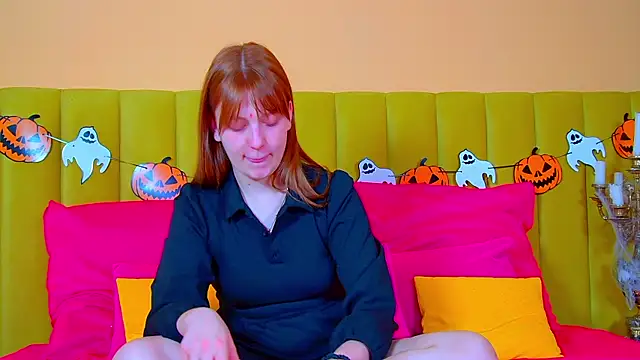 BeatriceBinoche online show from 10/25/25, 06:35