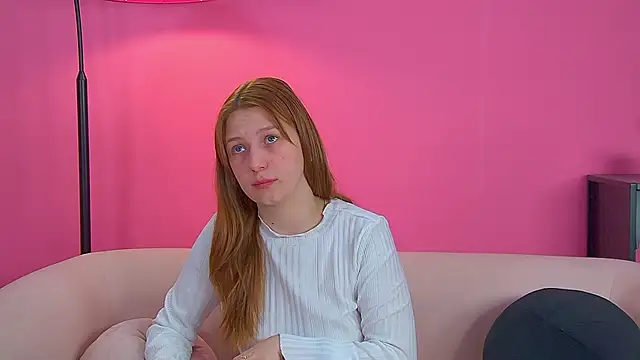 BeatriceBinoche online show from 11/18/25, 07:18