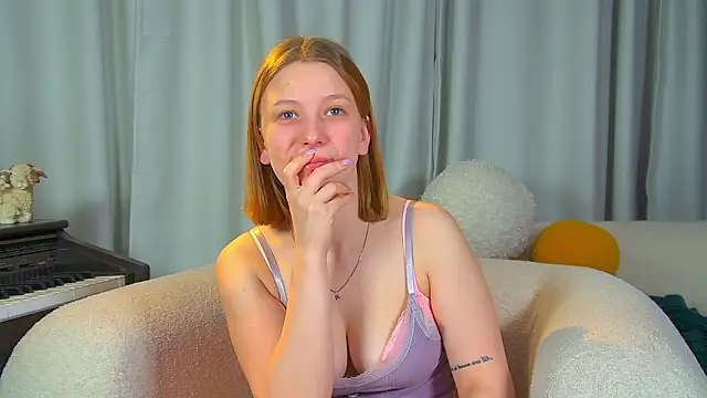 Snapshot of BeatriceBinoche chatting on 03/15/26, 06:30 BeatriceBinoche online show from 03/15/26, 06:30