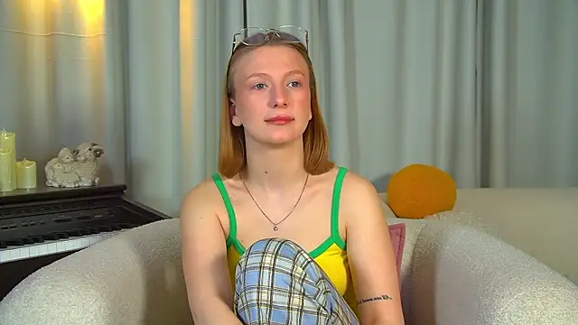 Snapshot of BeatriceBinoche chatting on 04/01/26, 06:27 BeatriceBinoche online show from 04/01/26, 06:27