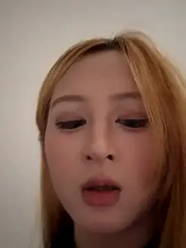 yuki june online show from 09/18/25, 07:10