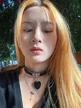 yuki june online show from 11/22/25, 07:51