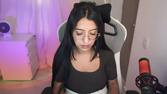 Valerygomez02 online show from 10/08/25, 08:06