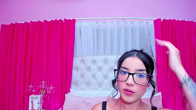 Snapshot of SamyySwet chatting on 06/15/26, 01:08 SamyySwet online show from 06/15/26, 01:08