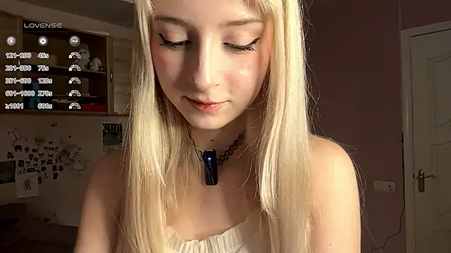 FridaAaberg online show from 11/12/25, 07:42