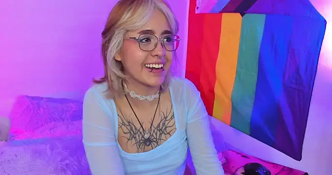 Snapshot of NekoWaifu chatting on 09/26/25, 12:31 NekoWaifu online show from 09/26/25, 12:31