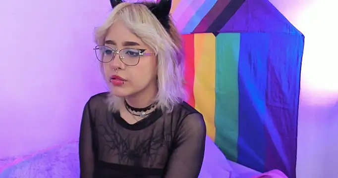 Snapshot of NekoWaifu chatting on 09/30/25, 12:32 NekoWaifu online show from 09/30/25, 12:32