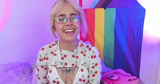 Snapshot of NekoWaifu chatting on 10/01/25, 12:44 NekoWaifu online show from 10/01/25, 12:44