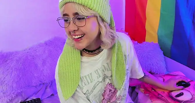 Snapshot of NekoWaifu chatting on 10/08/25, 12:47 NekoWaifu online show from 10/08/25, 12:47