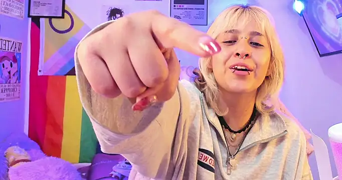 NekoWaifu online show from 11/11/25, 01:11