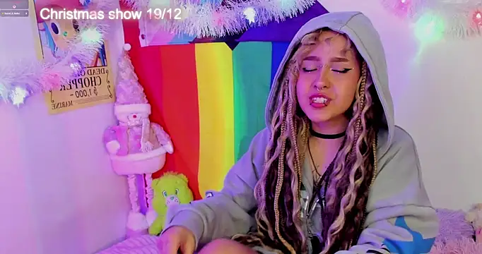 NekoWaifu online show from 12/16/25, 01:38