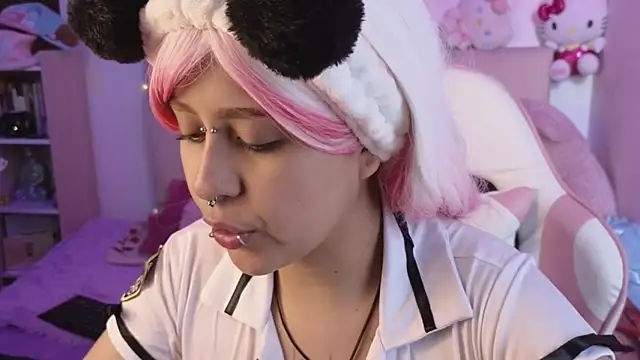 Snapshot of NekoWaifu chatting on 05/25/26, 03:07 NekoWaifu online show from 05/25/26, 03:07