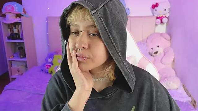 Snapshot of NekoWaifu chatting on 06/15/26, 03:25 NekoWaifu online show from 06/15/26, 03:25