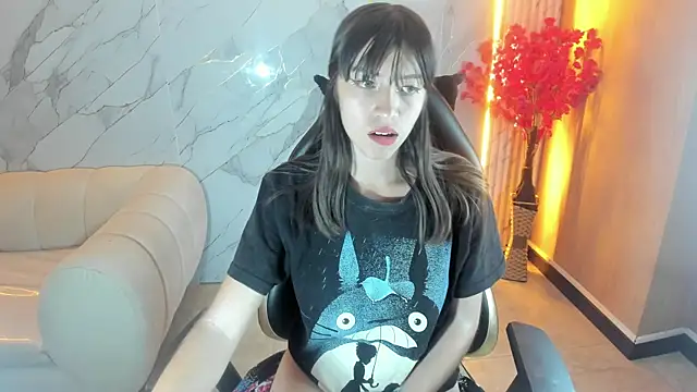 Isabella Blondetf online show from 11/08/25, 08:29