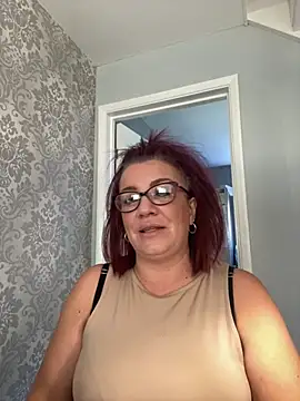 Snapshot of PoppyPrincessxox chatting on 09/30/25, 02:11 PoppyPrincessxox online show from 09/30/25, 02:11