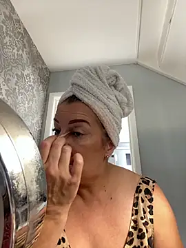 Snapshot of PoppyPrincessxox chatting on 10/02/25, 09:38 PoppyPrincessxox online show from 10/02/25, 09:38