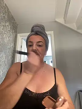 Snapshot of PoppyPrincessxox chatting on 10/28/25, 12:09 PoppyPrincessxox online show from 10/28/25, 12:09