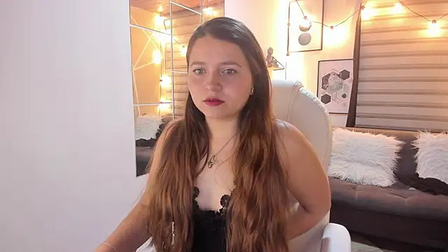 Snapshot of sophiee09_ chatting on 10/08/25, 01:53 sophiee09  online show from 10/08/25, 01:53