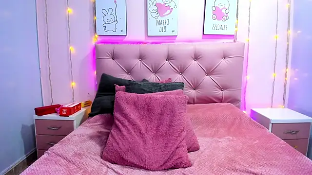 Snapshot of Issaa_Tyler chatting on 02/03/26, 06:40 Issaa Tyler online show from 02/03/26, 06:40