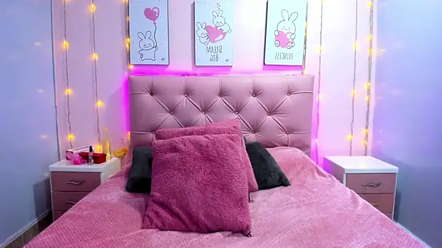 Snapshot of Issaa_Tyler chatting on 02/05/26, 03:22 Issaa Tyler online show from 02/05/26, 03:22