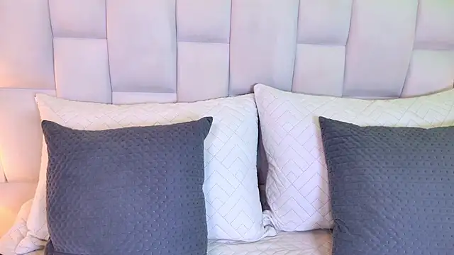 paulina cano online show from 12/20/25, 07:43