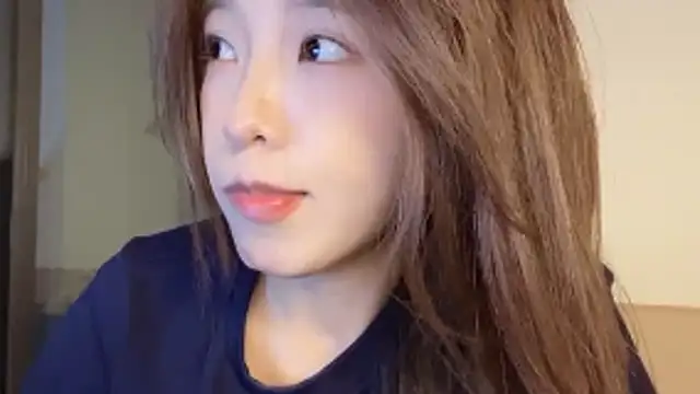 Snapshot of Meng_777 chatting on 04/02/26, 12:14 Meng 777 online show from 04/02/26, 12:14