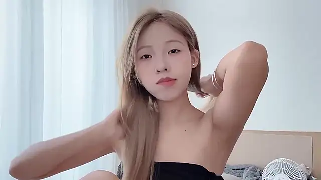 Snapshot of Meng_777 chatting on 04/18/26, 07:45 Meng 777 online show from 04/18/26, 07:45