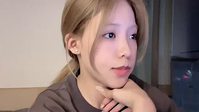 Snapshot of Meng_777 chatting on 04/20/26, 01:03 Meng 777 online show from 04/20/26, 01:03