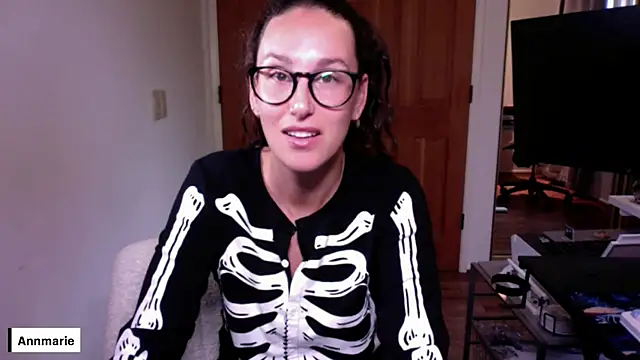 annmarieferrara online show from 10/03/25, 04:04