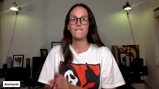 annmarieferrara online show from 10/08/25, 02:31