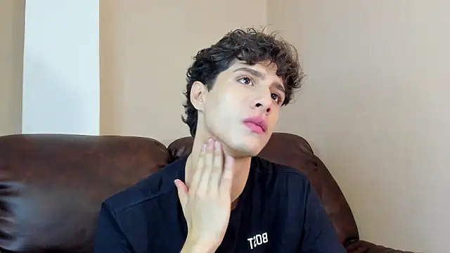 Snapshot of Xam_Collen chatting on 11/19/25, 03:23 Xam Collen online show from 11/19/25, 03:23