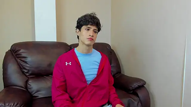 Snapshot of Xam_Collen chatting on 12/16/25, 04:45 Xam Collen online show from 12/16/25, 04:45