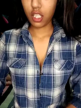 reetika6375 online show from 11/14/25, 07:23