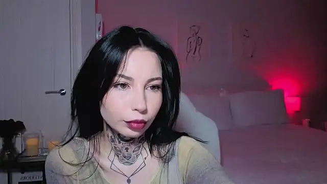 jeans-and-peach online show from 10/18/25, 09:37