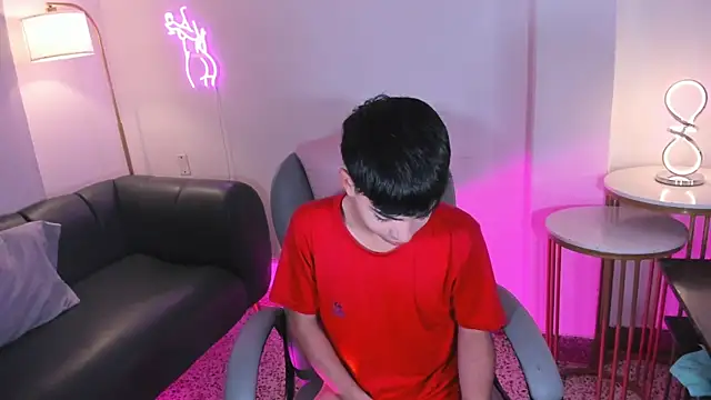 Snapshot of Peter_chase chatting on 11/09/25, 06:28 Peter chase online show from 11/09/25, 06:28