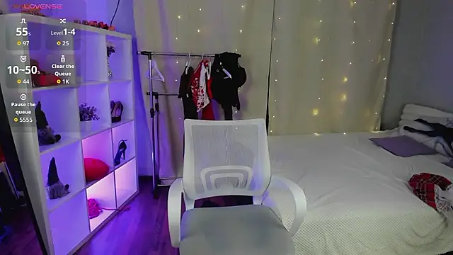 VikkyJane online show from 02/20/26, 06:26