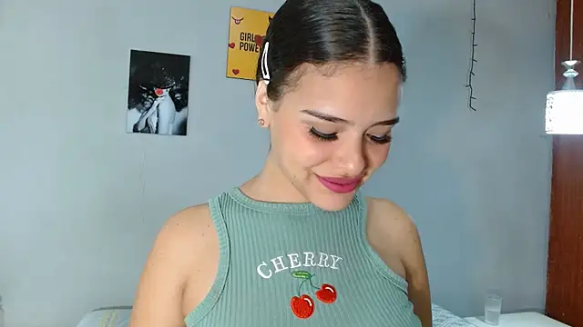 nicole mayer01 online show from 10/15/25, 11:21