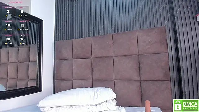 Snapshot of Scarlet__Jones_ chatting on 03/30/26, 03:18 Scarlet Jones online show from 03/30/26, 03:18