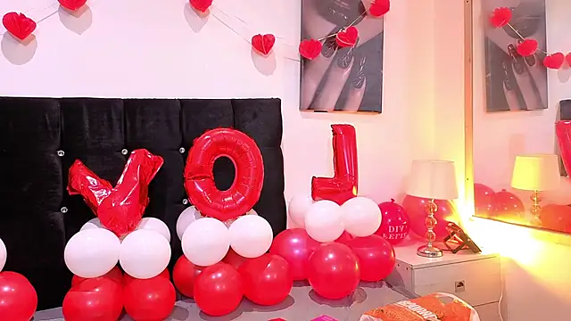 Snapshot of Angel-dragun chatting on 02/15/26, 03:36 Angel-dragun online show from 02/15/26, 03:36