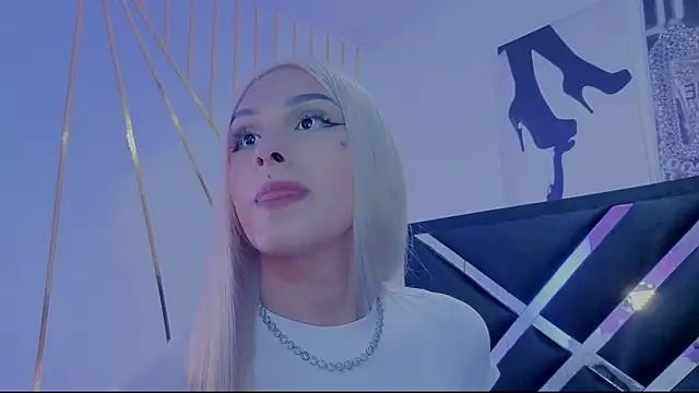 Snapshot of Angel-dragun chatting on 04/10/26, 03:34 Angel-dragun online show from 04/10/26, 03:34