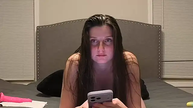 Snapshot of Sweettemptation465032 chatting on 04/21/26, 01:42 Sweettemptation465032 online show from 04/21/26, 01:42