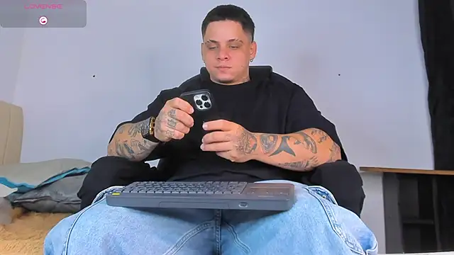 denis munera online show from 10/08/25, 09:40