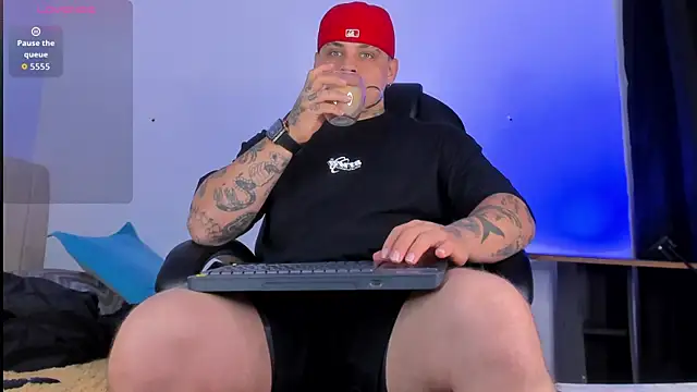 denis munera online show from 10/15/25, 09:42