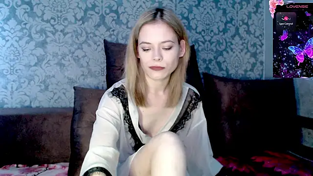 Kate  Loves online show from 12/17/25, 07:31