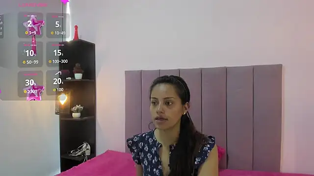 HoollyHendrix online show from 10/10/25, 08:08